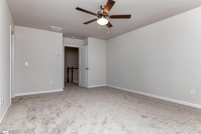 Building Photo - 231 Roudwood Dr