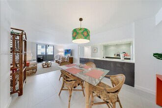 Building Photo - 1621 Collins Ave