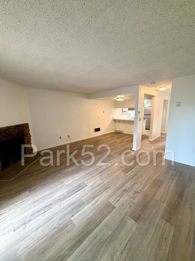 Building Photo - 9421 43rd St Ct W