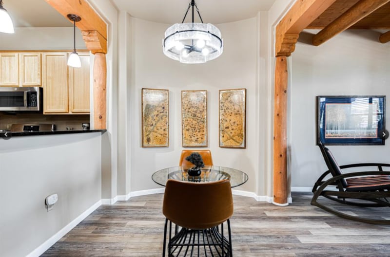 Building Photo - 1405 Vegas Verdes Dr