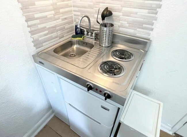 Building Photo - 289 NW 34th Terrace