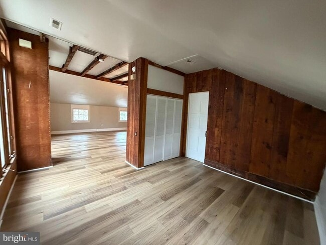 Building Photo - 1 Breakneck Rd