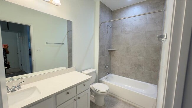 Building Photo - 128 Riverhill Dr