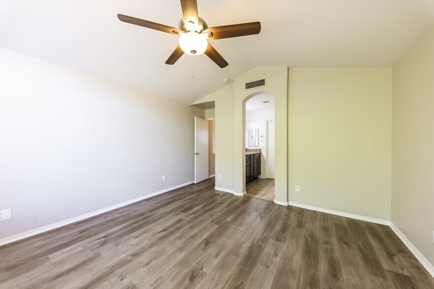 Building Photo - 15052 W Bottle Tree Ave