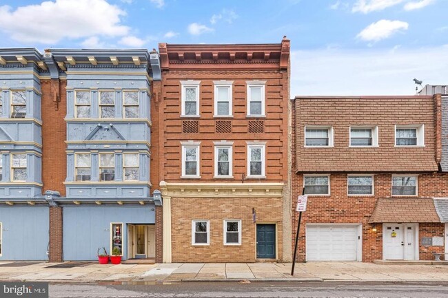 Building Photo - 515 S 6th St