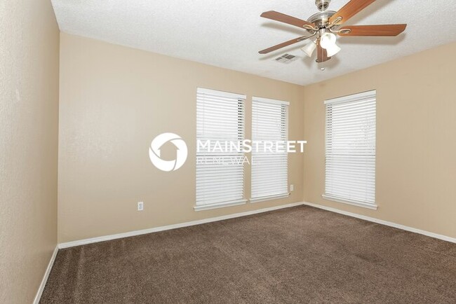 Building Photo - 9313 S Land Ave