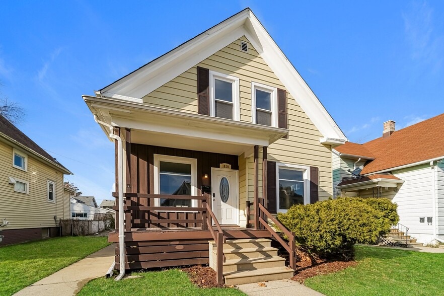 Building Photo - 1020 Grove Ave