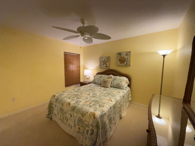 Building Photo - Lakeview 2 Bedroom 2 Bath Condo on Golf Course