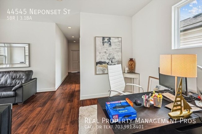Building Photo - 44545 Neponset St