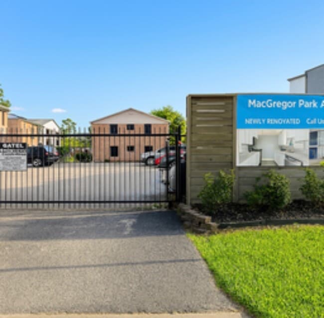 Building Photo - 3314 N MacGregor Way