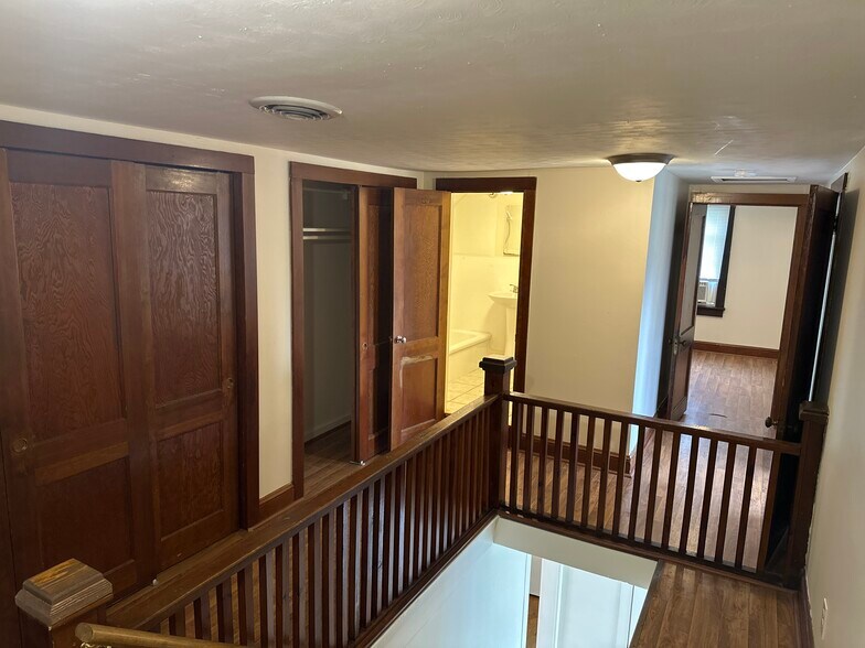 Building Photo - 205 Unaka St