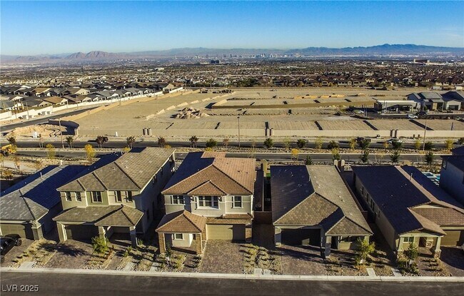 Building Photo - 552 Parkwind Ln