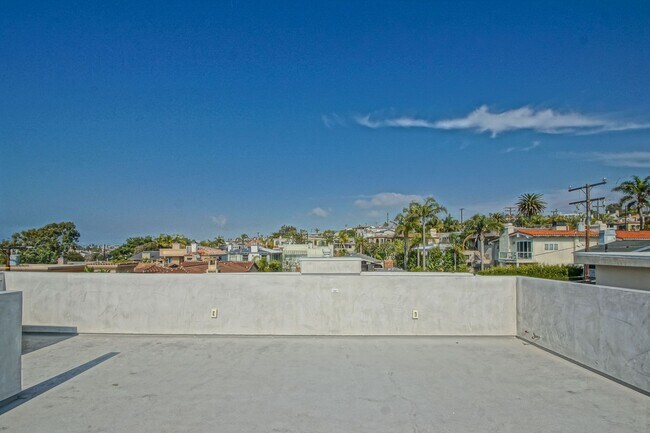 Building Photo - NEWER, LUXURIOUS & MODERN, 2920 SQ FT HOME W/ HIGH END DETAILS, AMAZING DECK/BALCONY SPACE, 2-CAR...