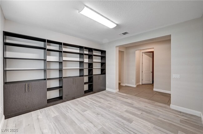 Building Photo - 2110 Millergrove Ave