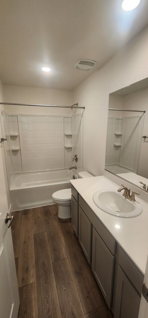Building Photo - Newer home in Sparks!