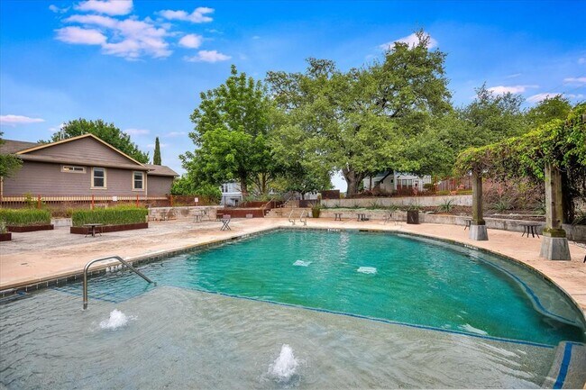 Building Photo - 2001 Tramson Dr