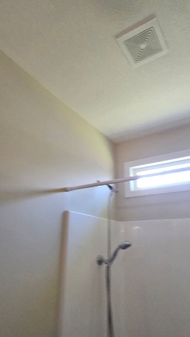 Building Photo - Knights Landing four bedroom home