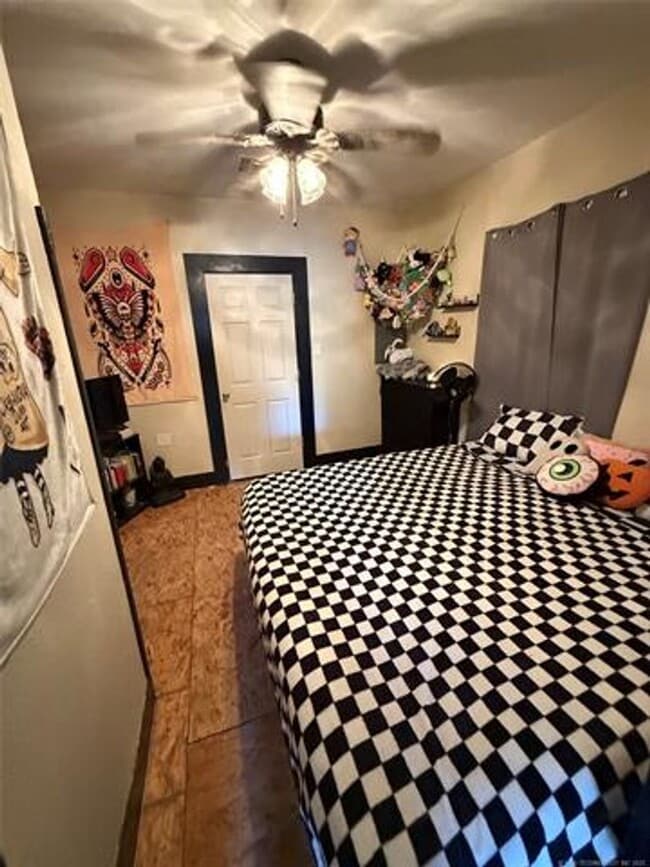 Building Photo - 2 Bedroom Home $950/month