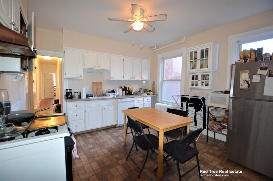 Building Photo - 98 Cypress St