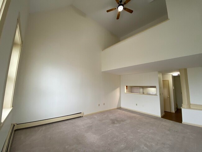 Building Photo - 521 Pine St