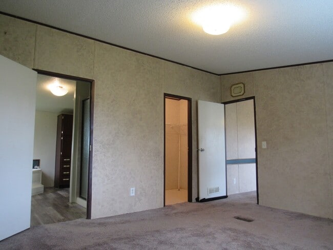 Building Photo - 7614 AR-38