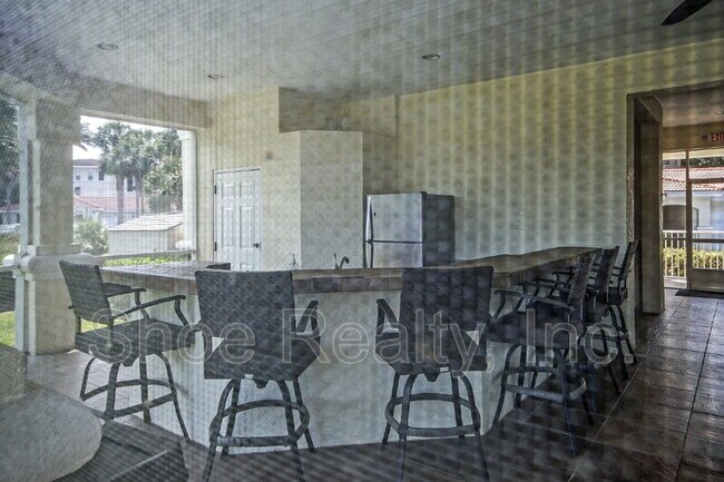 Building Photo - 425 N Ocean Grande Dr