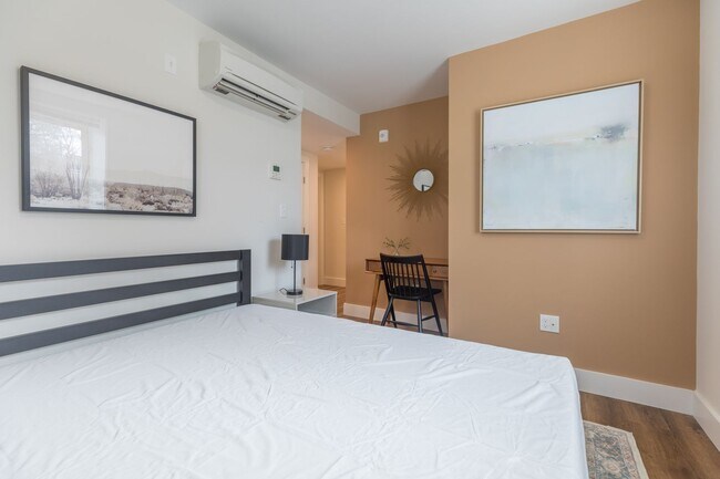 Building Photo - Huge 5 Bed each with their own Bathroom!