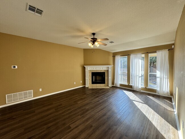 Building Photo - 2041 Rain Dance Loop
