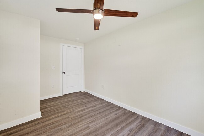 Building Photo - 8221 Bigwood St