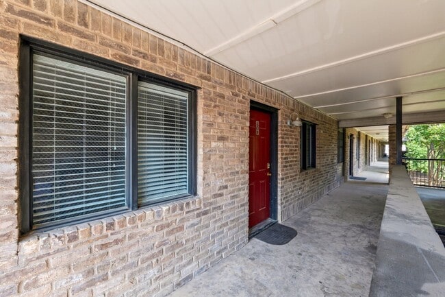 Building Photo - Charming 2BR Condo in Waco