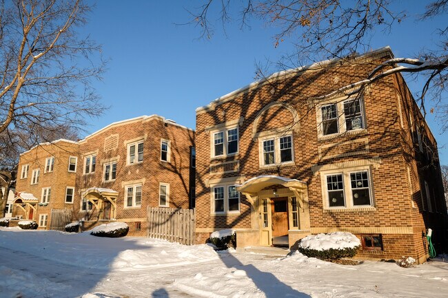 Building Photo - Ternary Flats