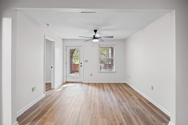 Building Photo - 2604 Canterbury St