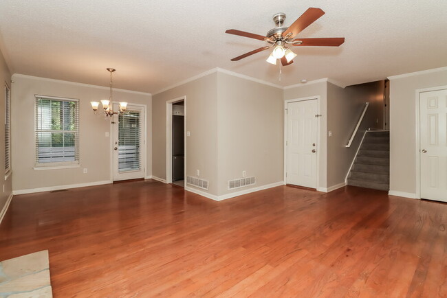 Building Photo - 236 Amy Blvd