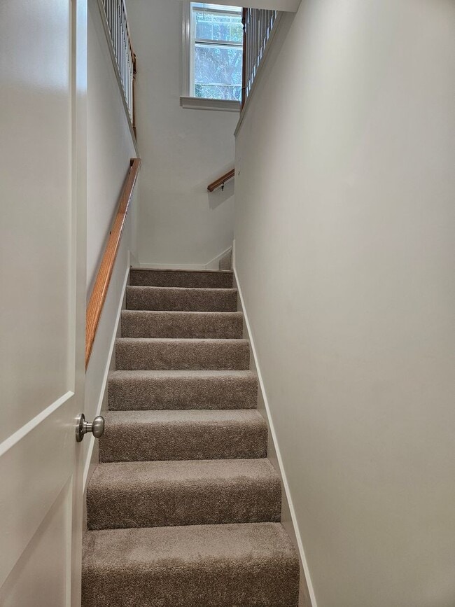 Building Photo - Like Brand New 3 Bedroom 2 Bath Home in Sandston!