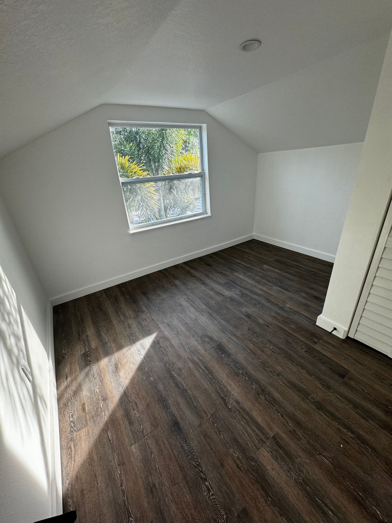 Building Photo - 682 13th Ave NW