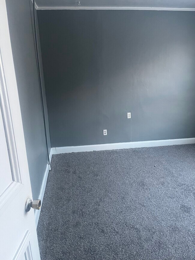 Building Photo - 800 Central Ave