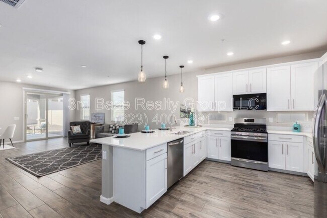 Building Photo - 21242 W Wilshire Dr