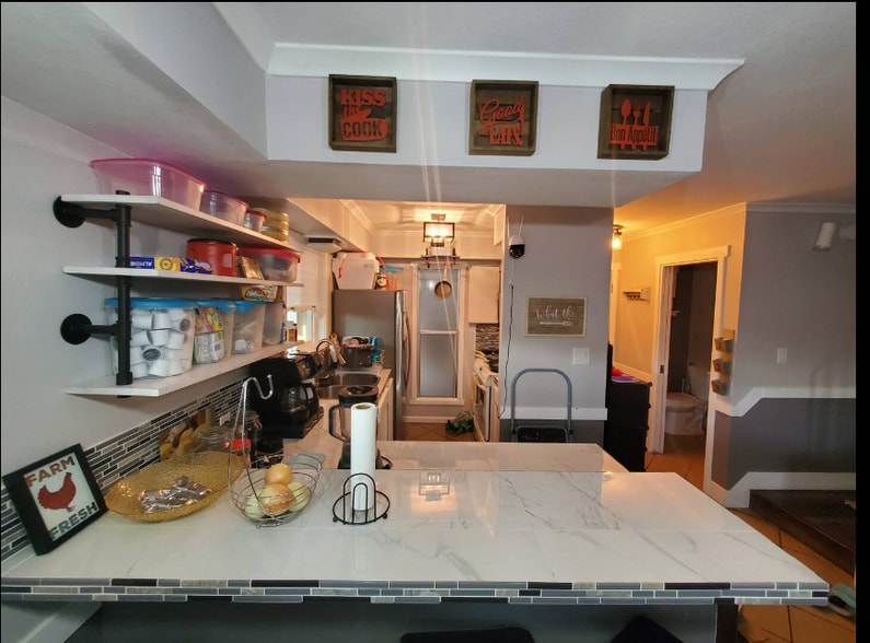 kitchen - 805 Tully Rd