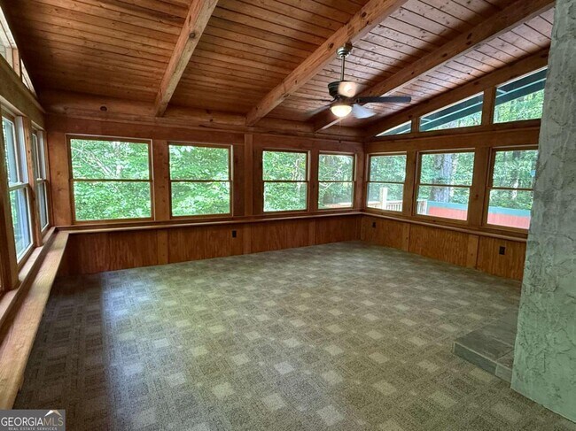 Building Photo - 2405 Mountain Rd