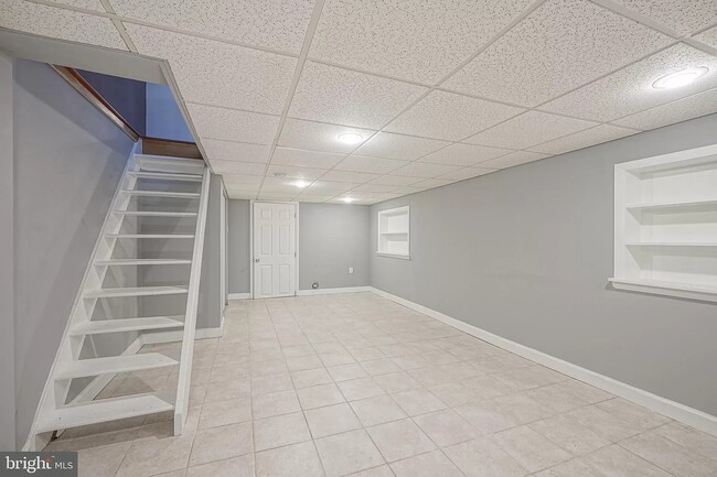 Building Photo - 2648 S Mole St