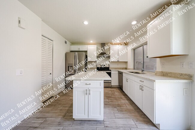 Building Photo - 3829 E Ironwood Dr