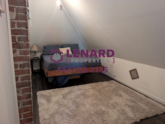 Building Photo - Beautiful And Spacious 3 Bedroom Home!