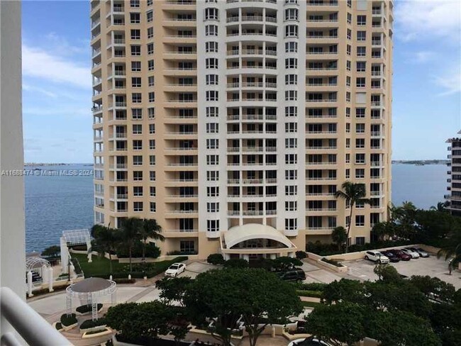 Building Photo - 848 Brickell Key Dr