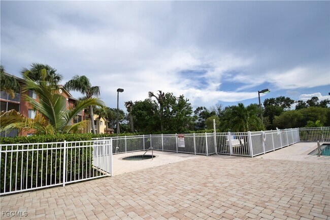 Building Photo - 6481 Aragon Way