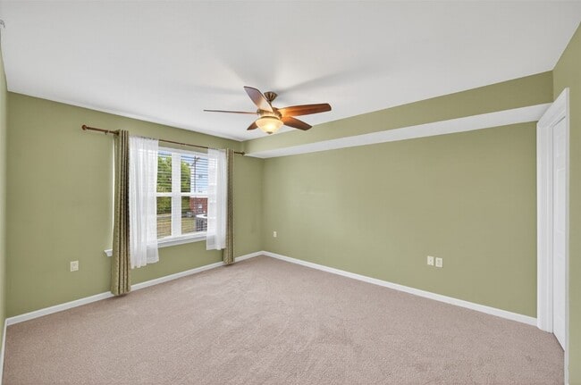 Building Photo - 1313 Piedmont Cir