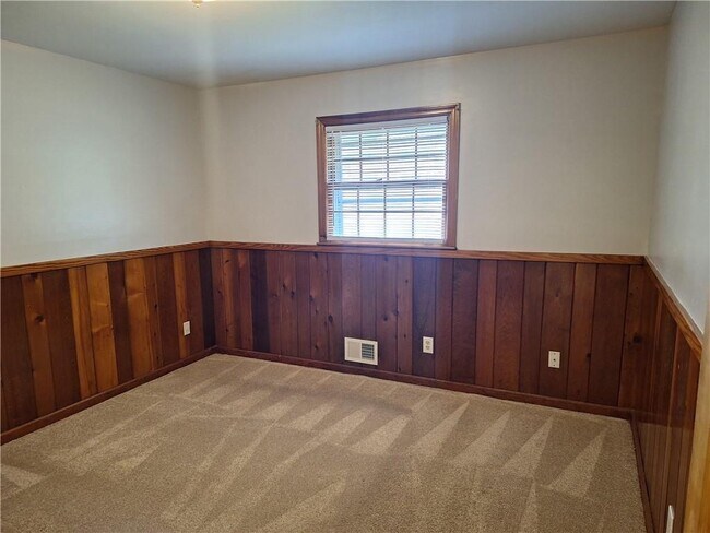 Building Photo - 4609 Hopewell Rd