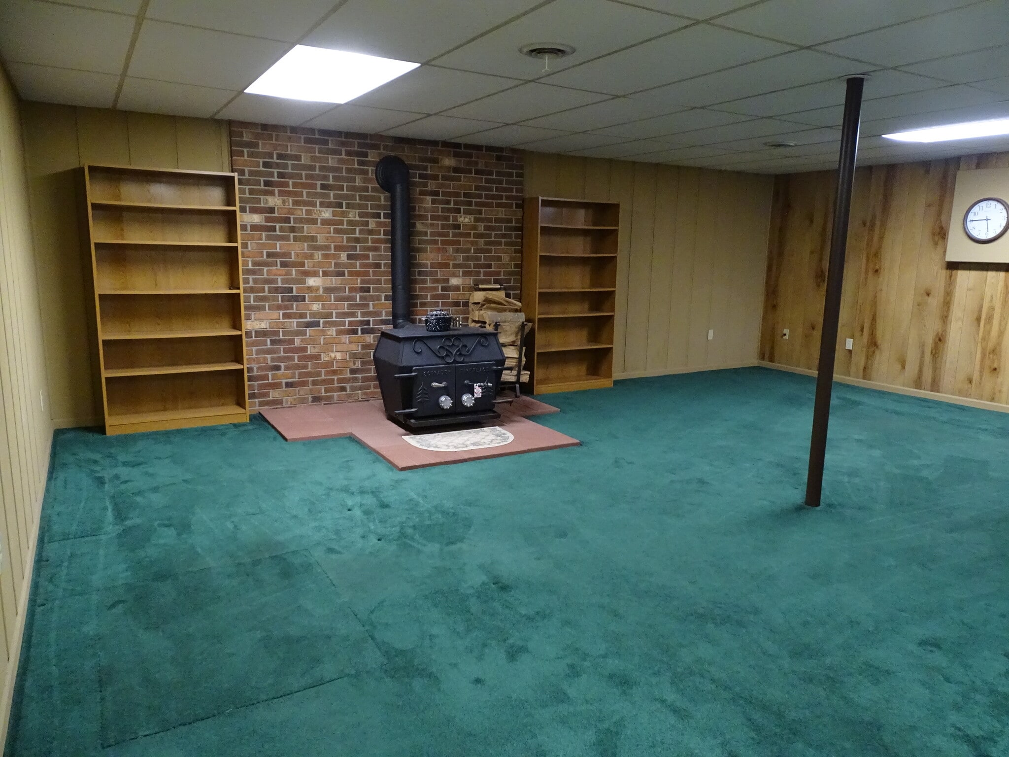 Spacious bonus room - 5694 Claridge Dr