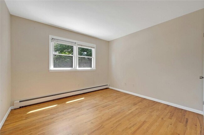 Building Photo - 126 Fisher Ave