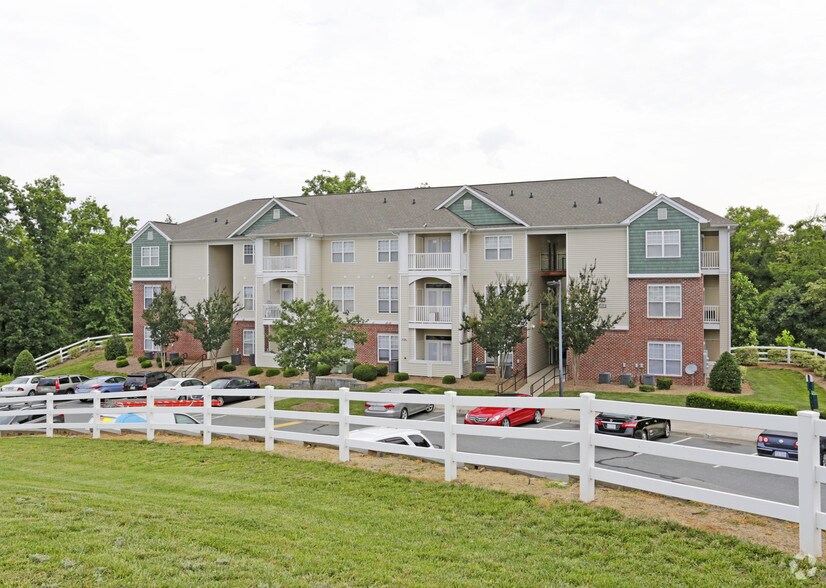 Mallard Glen and Adams Place 2002 Laysan Teal Ln Charlotte NC 28262