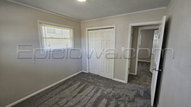 Building Photo - 1510 14th Ave SW